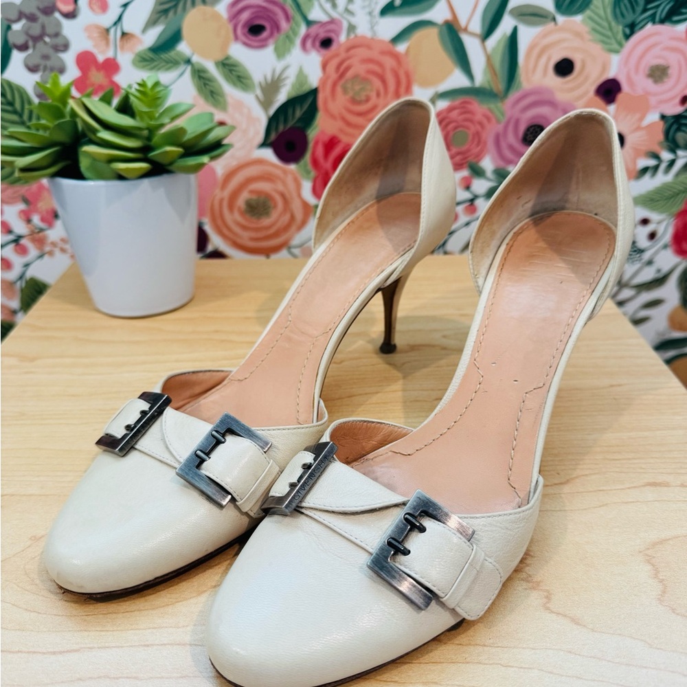 Vintage Givenchy Cream Heels d’Orsay Design